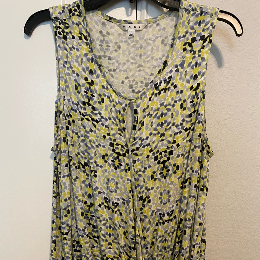 CAbi - Women’s L Tank, yellow/black/white pattern with keyhole neckline